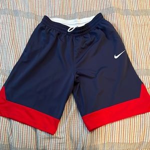 Nike dri-fit basketball shorts size Large